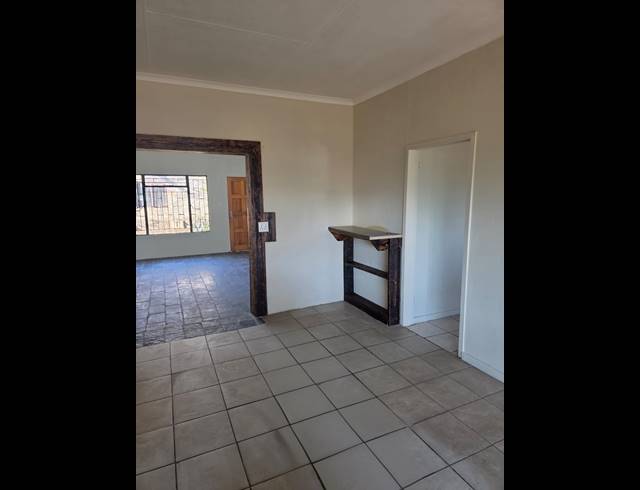 2.10HA SMALLHOLDING FOR SALE IN WATERKLOOF AH